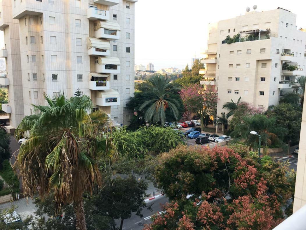 Comfortable Quiet Room With A Private Bathroom In Shared Apartment Tel Aviv Dış mekan fotoğraf
